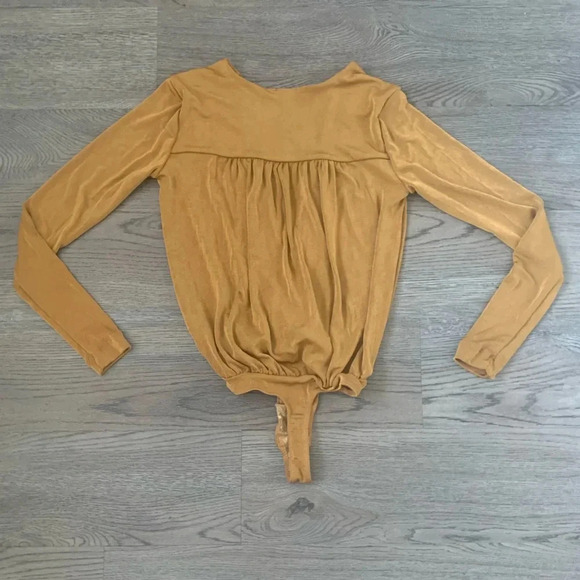 Free People Turnt Bodysuit - Size XS - Golden Nugget - NWT - Picture 5 of 11